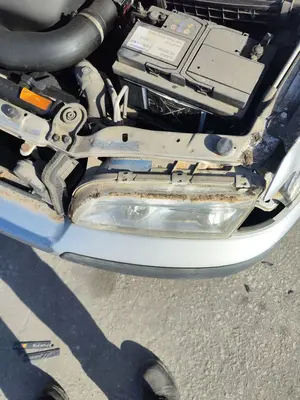 Foto de FARO IZQUIERDO VOLVO S40 BERLINA 1.9 Diesel CAT (116 CV / 85 KW) referencia 30899682 foto 2
