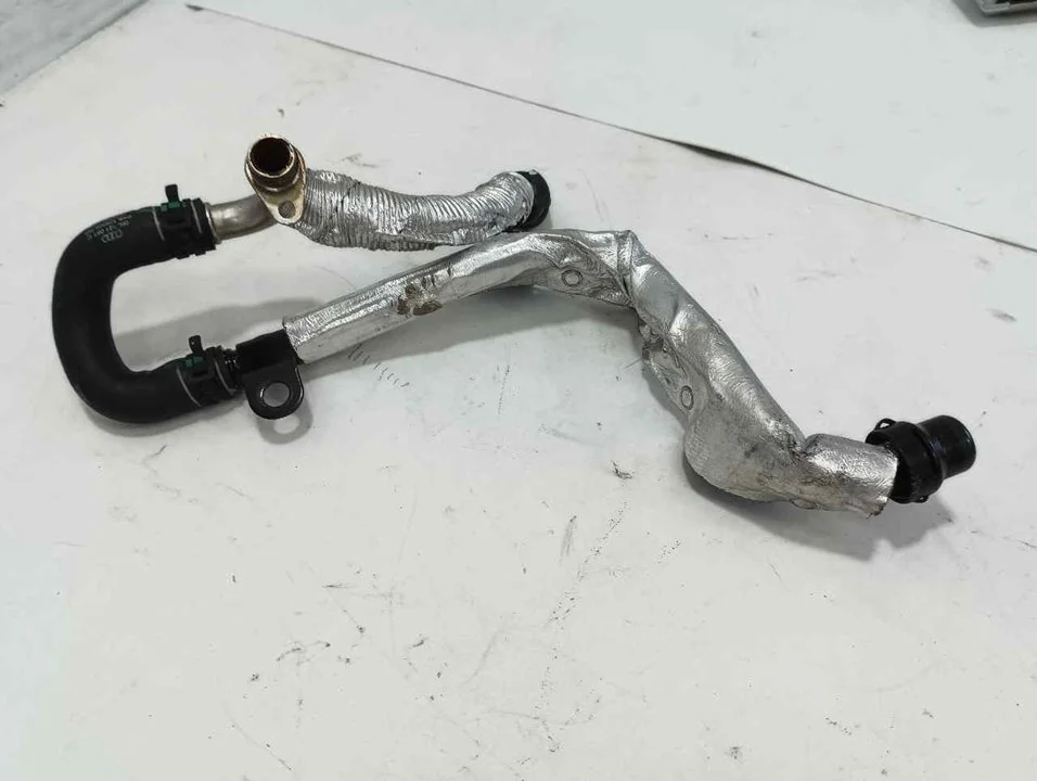 Foto de TUBO PORSCHE MACAN (95BA) referencia 06L121051C