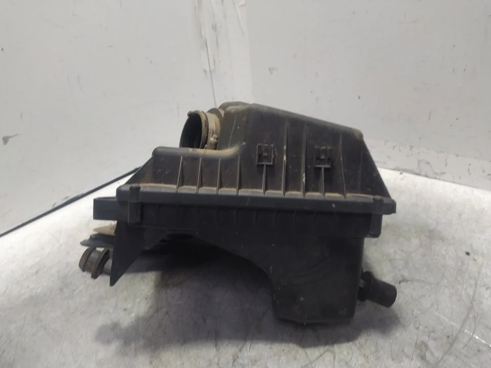 Foto de CAJA FILTRO AIRE OPEL ASTRA J BERLINA 5P 1.7 16V CDTI (110 CV / 81 KW) referencia 13272758