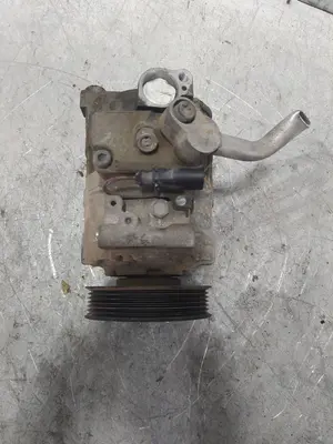 Foto de COMPRESOR AIRE ACONDICIONADO AUDI A4 BERLINA (8E) 2.0 20V CAT (ALT) (131 CV / 96 KW) referencia 7SU16C foto 4