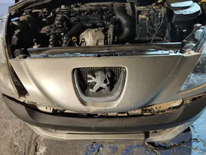Foto de REJILLA DELANTERA PEUGEOT 308 SW 1.6 HDi FAP CAT (9HZ / DV6TED4) (109 CV / 80 KW) referencia 9680505177