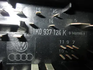 Foto de CAJA RELES / FUSIBLES SEAT TOLEDO (5P2) 1.9 TDI (105 CV / 77 KW) referencia 1K0937124K foto 3