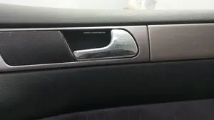Foto de MANETA INTERIOR DELANTERA DERECHA AUDI A6 BERLINA (4B2) 2.5 V6 24V TDI (150 CV / 110 KW) referencia 4B837020