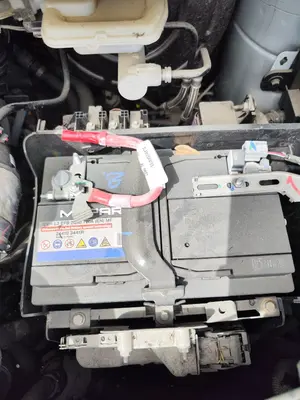 Foto de CAJA RELES / FUSIBLES FIAT TALENTO FURGÓN (296) 2.0 Turbodiesel Ecojet (119 CV / 88 KW) referencia 6000617478