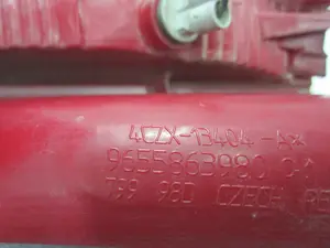 Foto de PILOTO TRASERO DERECHO CITROEN C4 BERLINA 1.6 16V HDi (90 CV / 66 KW) referencia 965586398001 foto 4