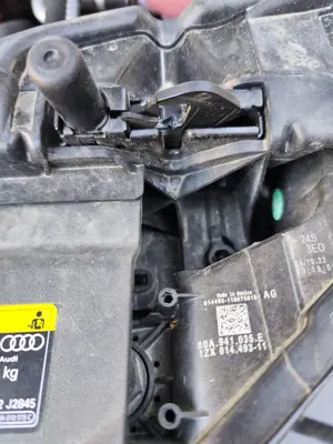 Foto de CERRADURA CAPO AUDI Q5 FYG Híbrido 220 kW (2.0 Ltr. - 195 kW TFSI) (299 CV / 220 KW) referencia 80A823509A