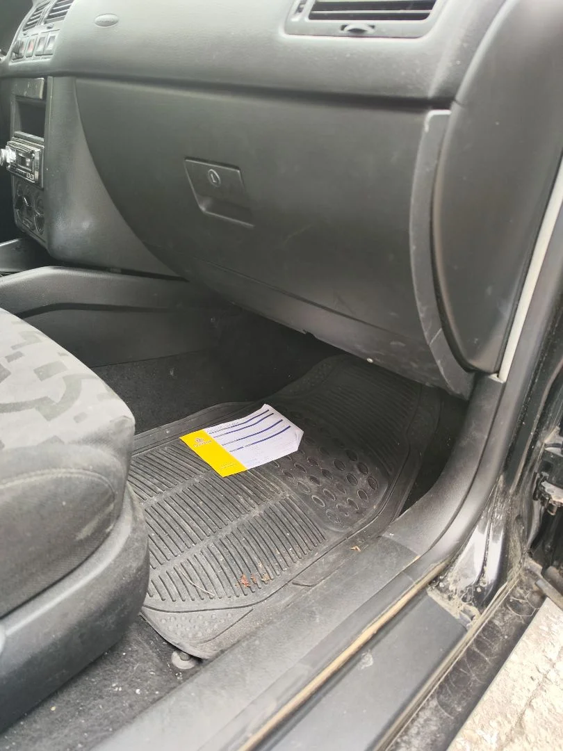 Foto de GUANTERA VOLKSWAGEN BORA BERLINA (1J2)(1998) 1.9 TDI (110 CV / 81 KW)
