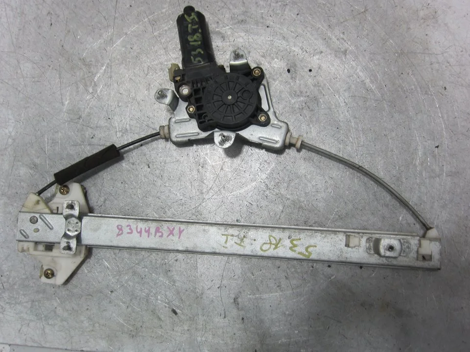 Foto de ELEVALUNAS TRASERO IZQUIERDO HYUNDAI ACCENT (LC) 1.5 12V CAT (90 CV / 66 KW) referencia 8340325010