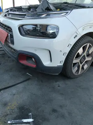 Foto de PARAGOLPES DELANTERO CITROEN C4 CACTUS 1.2 12V VTi (82 CV / 60 KW) foto 4