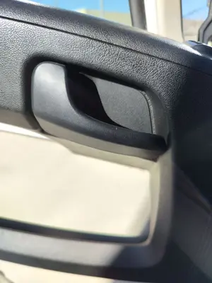 Foto de MANETA INTERIOR DELANTERA IZQUIERDA FIAT DUCATO 3 MAXI FURGÓN TS 35 (295) 2.3 JTD CAT (148 CV / 109 KW) referencia 735532888