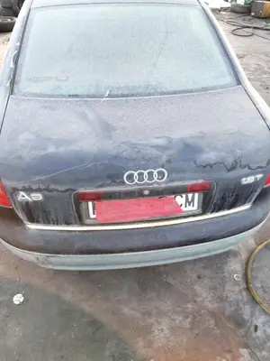 Foto de PORTON TRASERO AUDI A6 BERLINA (4B2) 1.8 20V Turbo (150 CV / 110 KW)