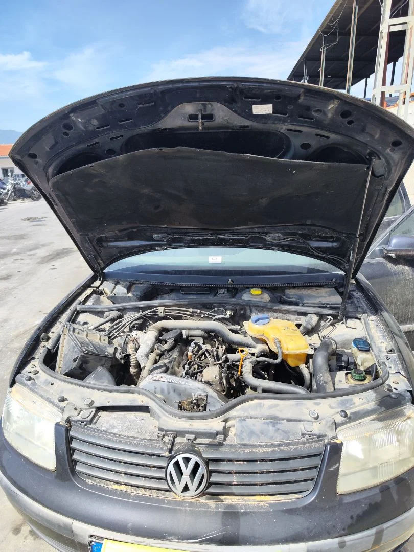 Foto de CAPO VOLKSWAGEN PASSAT VARIANT (3B5) 1.9 TDI (110 CV / 81 KW) referencia 3B0823031E