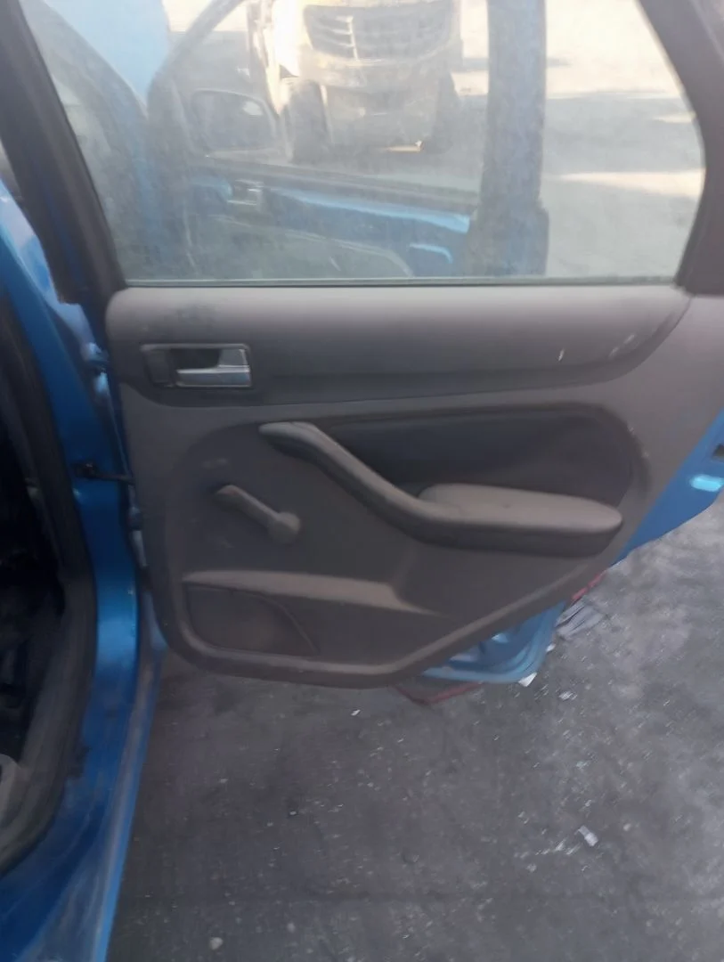 Foto de GUARNECIDO PUERTA TRASERA DERECHA FORD FOCUS BERLINA (CAP) 1.6 TDCi CAT (109 CV / 80 KW)