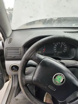 Foto de VOLANTE SKODA OCTAVIA BERLINA (1U2) 1.9 TDI (90 CV / 66 KW) referencia 5E0419091AA