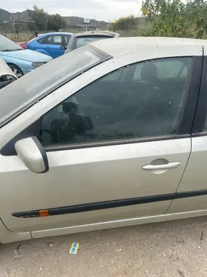 Foto de PUERTA DELANTERA IZQUIERDA RENAULT LAGUNA II (BG0) 2.0  (135 CV / 99 KW) referencia 7751472437