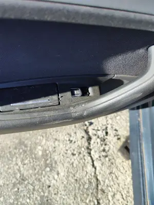 Foto de ELEVALUNAS TRASERO IZQUIERDO AUDI A6 AVANT (4GD) 2.0 16V TDI (190 CV / 140 KW) referencia 4G0839461