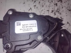 Foto de PEDAL ACELERADOR RENAULT TWINGO III 1.0 SCe (71 CV / 52 KW) referencia 180023357R foto 4