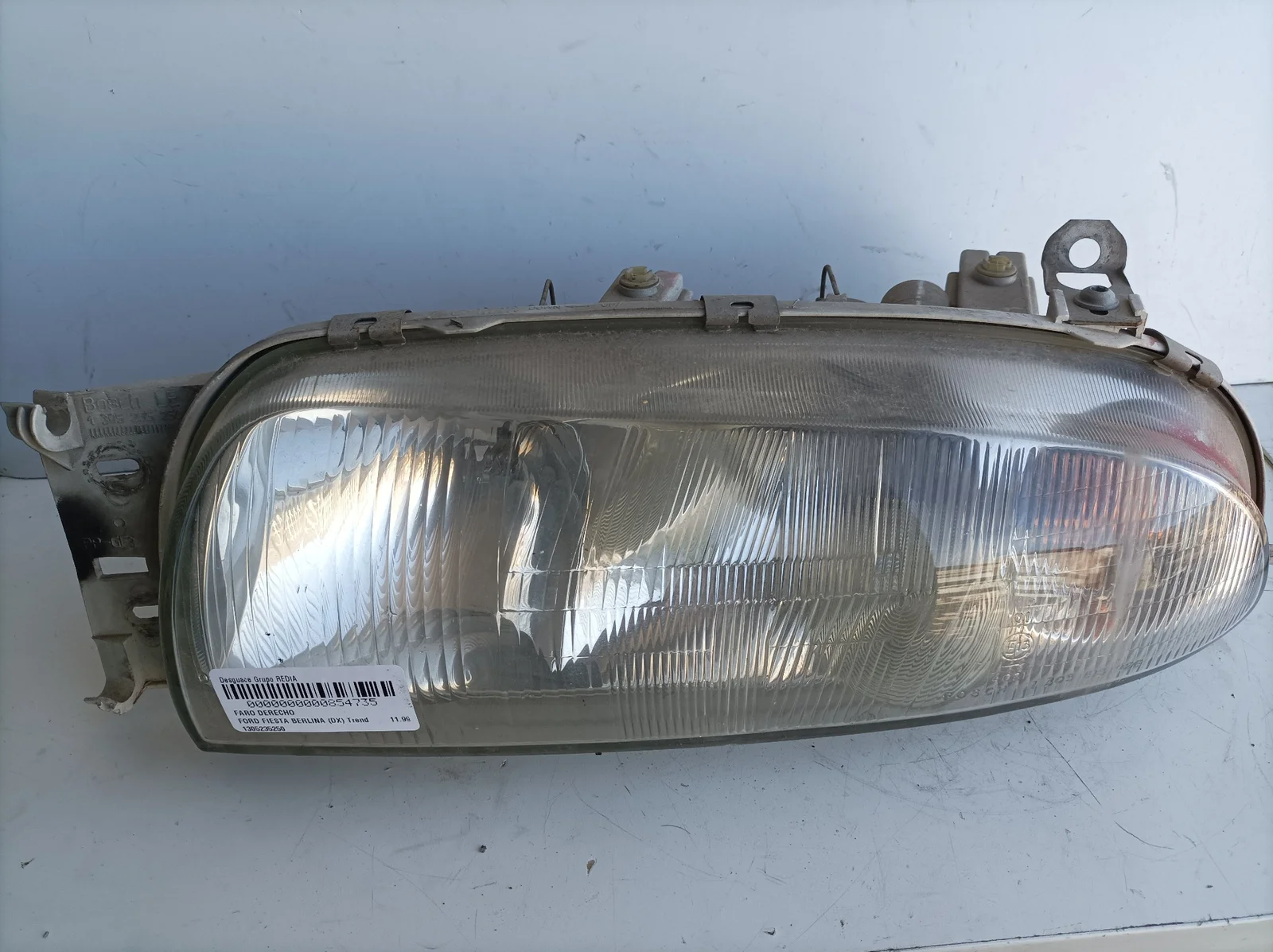 Foto de FARO DERECHO FORD FIESTA BERLINA (DX) 1.8 Diesel CAT (60 CV / 44 KW) referencia 1305235250
