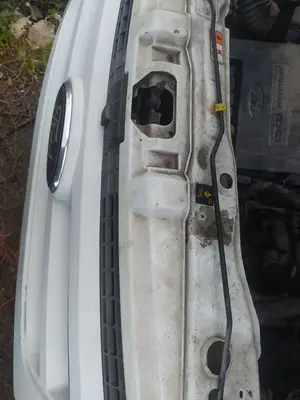 Foto de PANEL FRONTAL FORD TRANSIT COMBI (TT9) 2.2 TDCi CAT (116 CV / 85 KW)