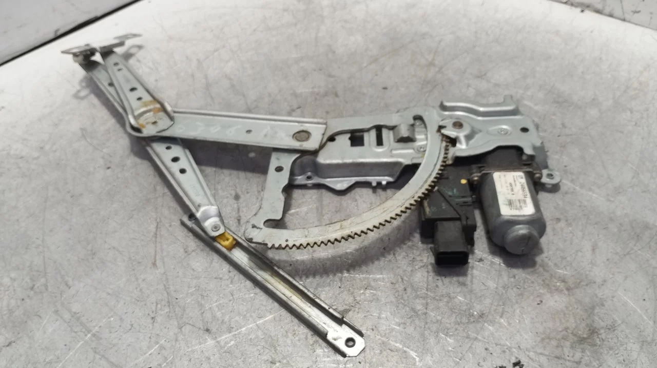 Foto de ELEVALUNAS DELANTERO DERECHO OPEL CORSA C 1.2 16V CAT (Z 12 XE / LW4) (75 CV / 55 KW) referencia 24466594