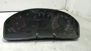 Foto de CUADRO INSTRUMENTOS AUDI A6 BERLINA (4B2) 2.5 V6 24V TDI (150 CV / 110 KW) referencia 4B0920931B foto 8