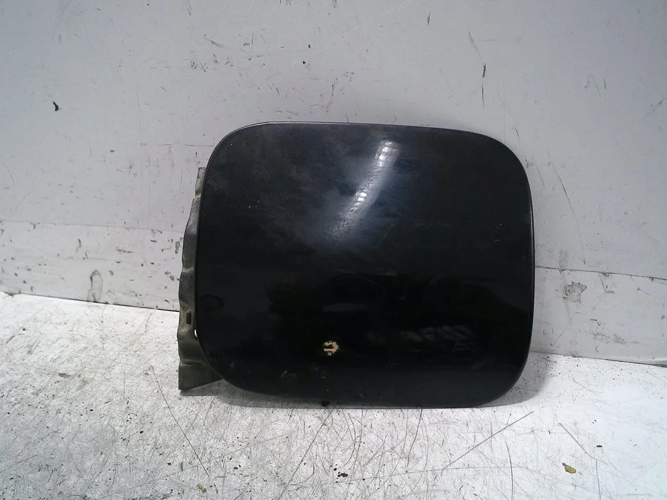 Foto de TAPA EXTERIOR COMBUSTIBLE AUDI A3 (8L) 1.9 TDI (101 CV / 74 KW) referencia 1H0010092L