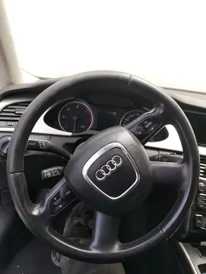 Foto de VOLANTE AUDI A4 BERLINA (8K2) 2.0 16V TDI (143 CV / 105 KW)