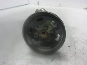 Foto de BOMBA DIRECCION SEAT TOLEDO (1M2) referencia 038145255B