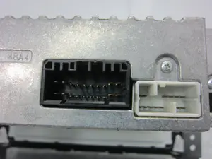 Foto de SISTEMA AUDIO / RADIO CD SUZUKI GRAND VITARA (JB/JT) 2.0 16V CAT (140 CV / 103 KW) referencia 3910165JD foto 3