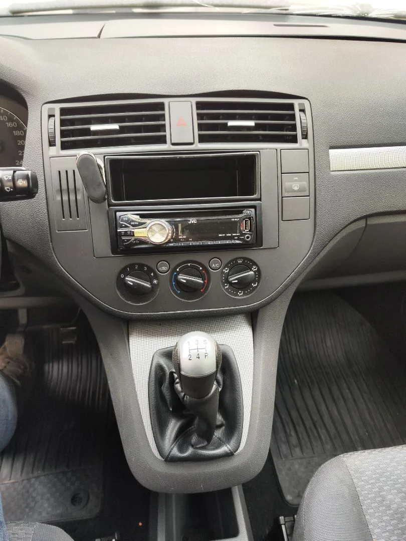 Foto de CONSOLA CENTRAL FORD FOCUS C-MAX (CAP)(2003) 1.6 TDCi CAT (109 CV / 80 KW)