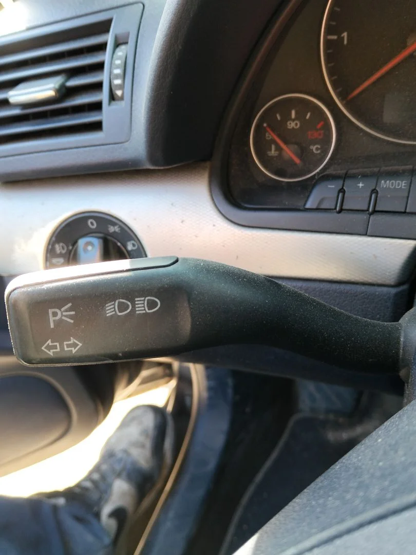 Foto de MANDO INTERMITENTES AUDI A4 BERLINA (8E) 1.9 TDI (131 CV / 96 KW)