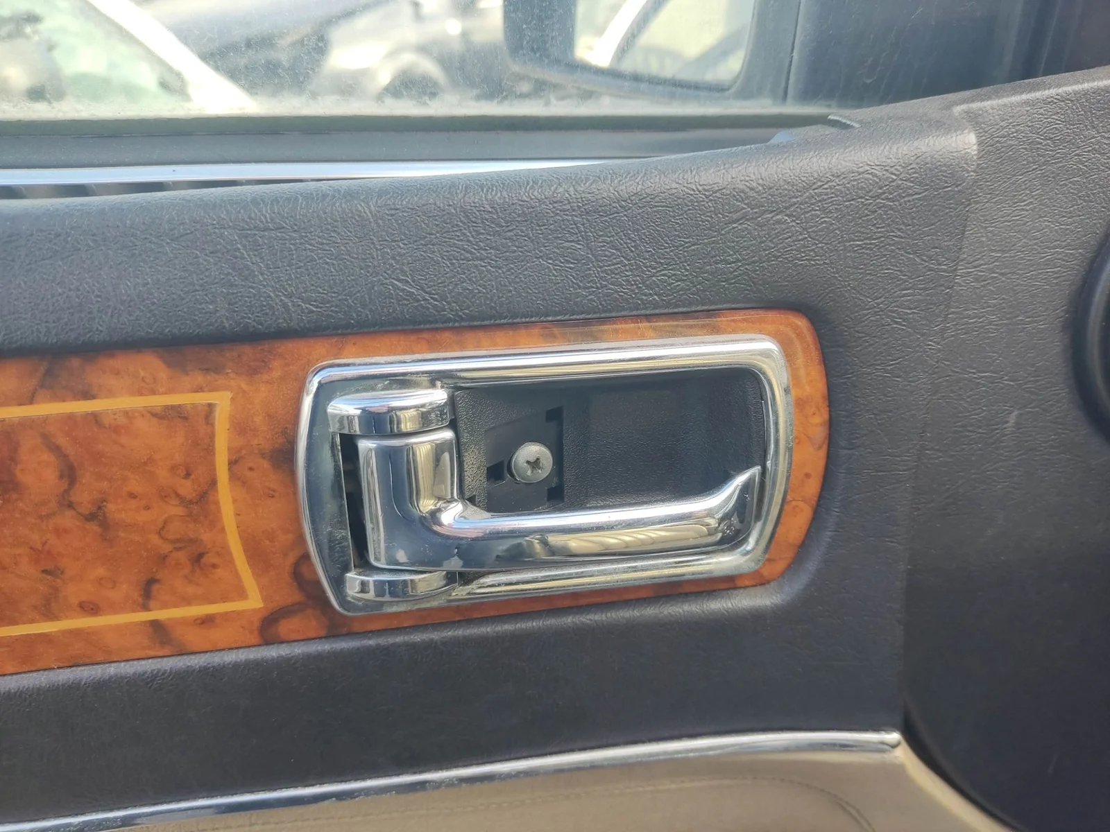 Foto de MANETA INTERIOR DELANTERA IZQUIERDA JAGUAR XJ 4.0 CAT (222 CV / 163 KW)