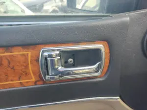 Foto de MANETA INTERIOR DELANTERA IZQUIERDA JAGUAR XJ 4.0 CAT (222 CV / 163 KW)