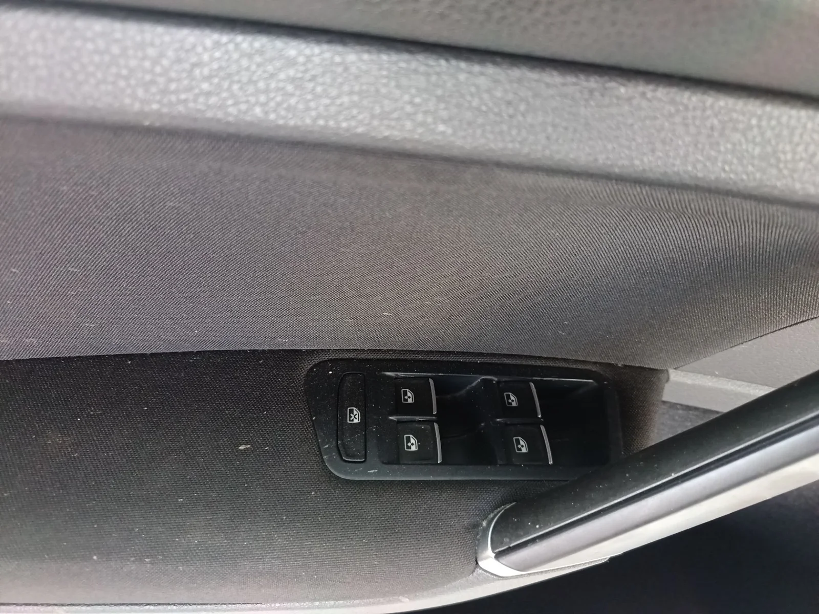 Foto de MANDO ELEVALUNAS DELANTERO IZQUIERDO VOLKSWAGEN GOLF VII (5G1/BE1) 1.6 16V TDI DPF (110 CV / 81 KW)