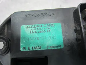 Foto de CAJA RELES / FUSIBLES JAGUAR XJ 4.0 CAT (320 CV / 235 KW) referencia LNA2800EF foto 4