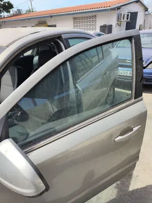 Foto de LUNA DELANTERA IZQUIERDA OPEL ASTRA H BERLINA 1.7 16V CDTI (110 CV / 81 KW) referencia 93183266
