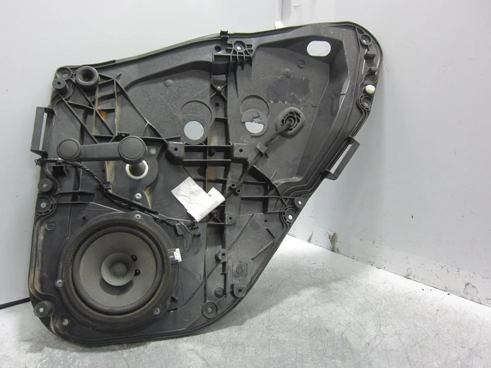 Foto de ELEVALUNAS TRASERO DERECHO FORD FIESTA (CNN) 1.25 16V CAT (82 CV / 60 KW) referencia C1BBA045H22AC