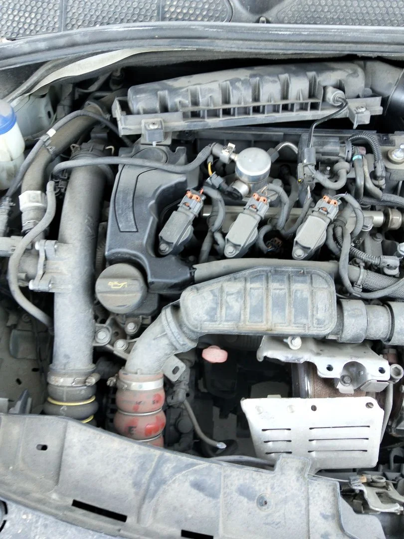 Foto de MOTOR COMPLETO CITROEN C4 CACTUS 1.2 12V VTi (82 CV / 60 KW) referencia HNZ