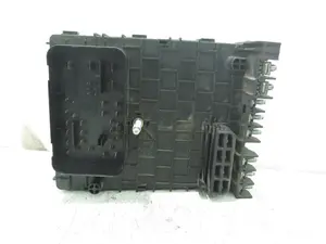 Foto de CAJA RELES / FUSIBLES VOLKSWAGEN PASSAT BERLINA (3C2) 2.0 TDI (140 CV / 103 KW) referencia 1K0937132F foto 3