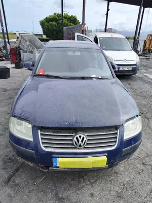 Foto de CAPO VOLKSWAGEN PASSAT BERLINA (3B3) 1.9 TDI (131 CV / 96 KW) referencia 3B0823031K foto 4