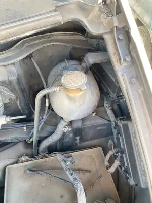 Foto de DEPOSITO EXPANSION NISSAN SERENA (C23M) 2.3 Diesel (75 CV / 55 KW)