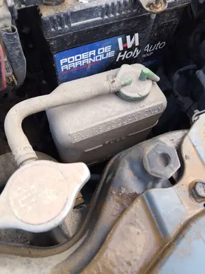 Foto de DEPOSITO EXPANSION SUZUKI ALTO (AMF310) 1.0 12V CAT (68 CV / 50 KW)