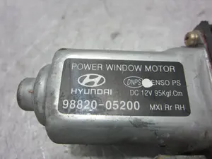Foto de ELEVALUNAS TRASERO DERECHO HYUNDAI ATOS (EM) 1.1 12V CAT (63 CV / 46 KW) referencia 9882005200 foto 6
