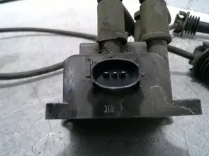 Foto de BOBINA ENCENDIDO FORD FOCUS BERLINA (CAK) 2.0 16V CAT (131 CV / 96 KW) referencia 0040100350ZS350 foto 2