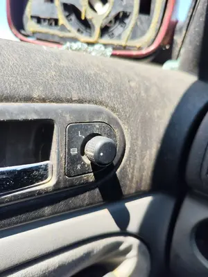 Foto de MANDO RETROVISOR VOLKSWAGEN PASSAT BERLINA (3B2) 1.9 TDI (116 CV / 85 KW)