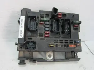 Foto de CAJA RELES / FUSIBLES PEUGEOT 206 1.4 HDi (68 CV / 50 KW) referencia 9650664180