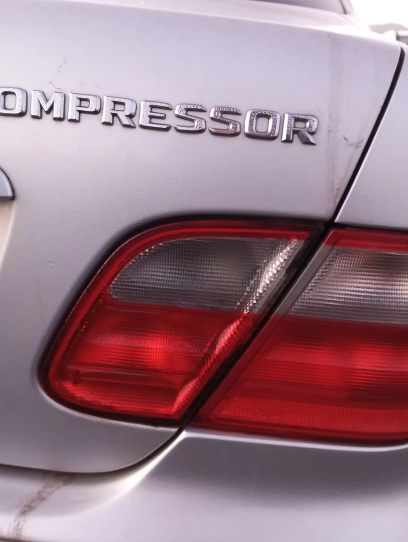 Foto de PILOTO TRASERO DERECHO INTERIOR MERCEDES-BENZ CLK (BM 208) COUPE 2.0 Compresor CAT (163 CV / 120 KW)