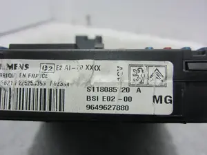 Foto de NO IDENTIFICADO PEUGEOT 206 1.6 16V CAT (109 CV / 80 KW) referencia 9649627880 foto 8