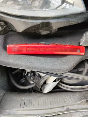 Foto de LUZ CENTRAL DE FRENO RENAULT CLIO III 1.2 16V (75 CV / 55 KW)
