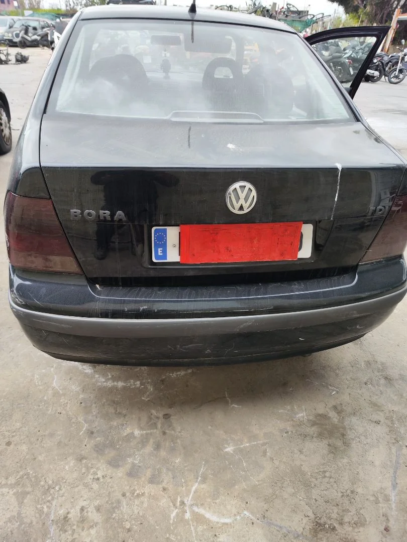 Foto de PORTON TRASERO VOLKSWAGEN BORA BERLINA (1J2)(1998) 1.9 TDI (110 CV / 81 KW)